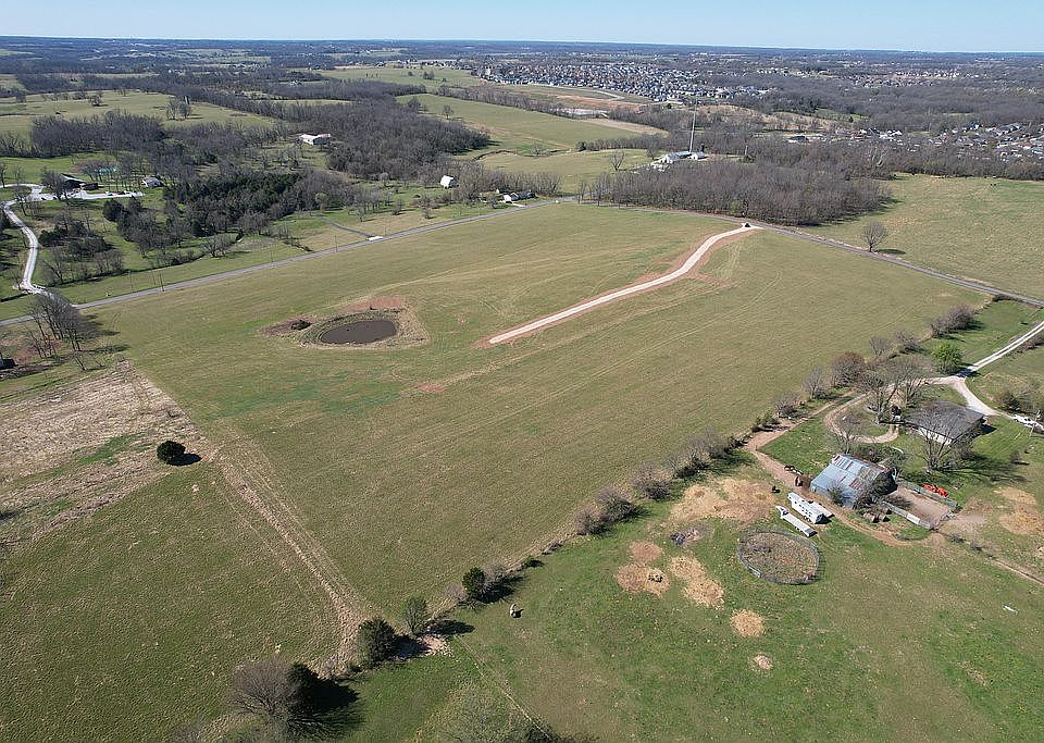 2nd image of LOT W Farm Road 186
