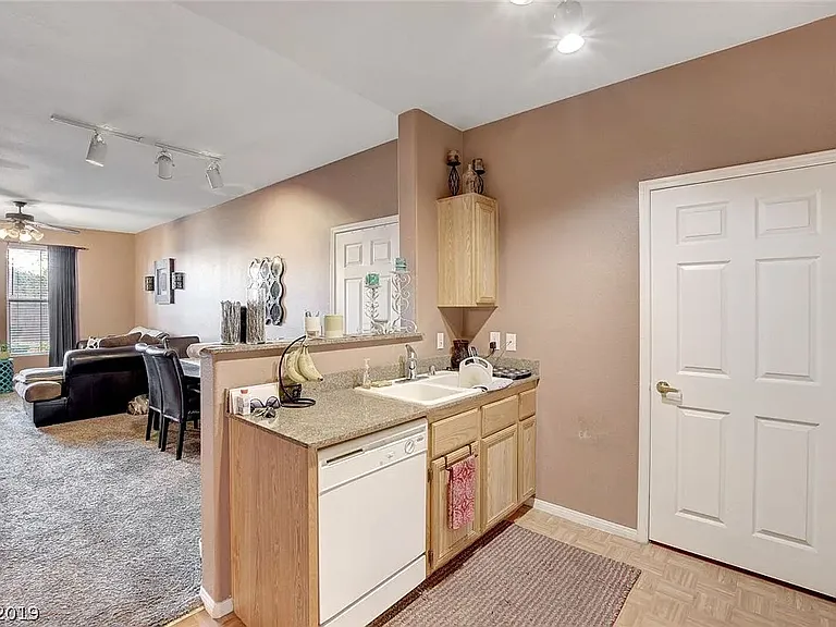 10001 Peace Way #1228 — Photo 6