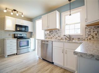 2325 Farwell Rd, Des Moines, IA 50317