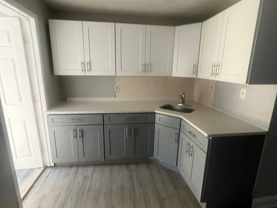142 Inslee Pl #2F