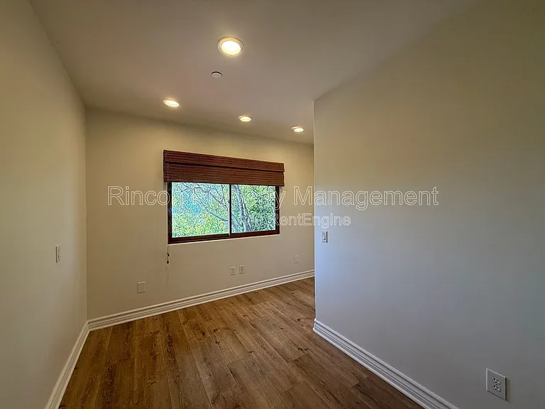 2166 Palomar Ave — Photo 12