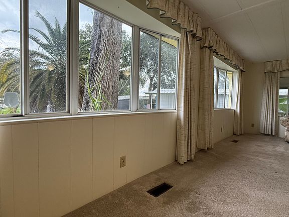 5th image of 15 Northwood Dr #15