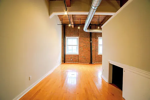 1010 Arch St Photo 1