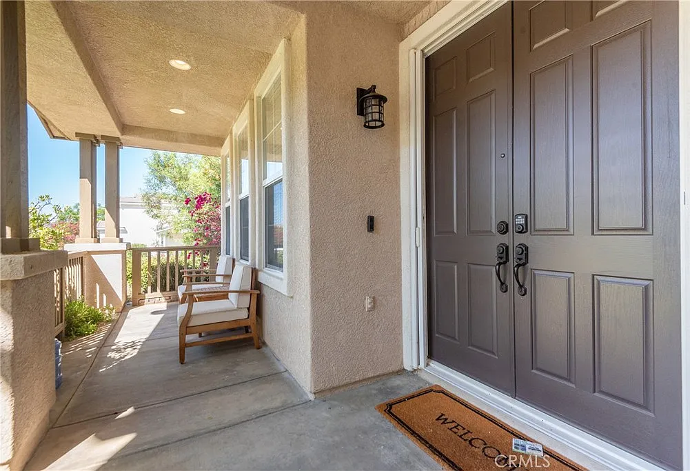 4 bed, 2465 sqft, $6,500 — Photo 2