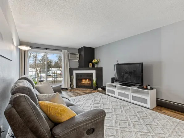 3850 Plymouth Blvd APT 223, Plymouth, MN 55446