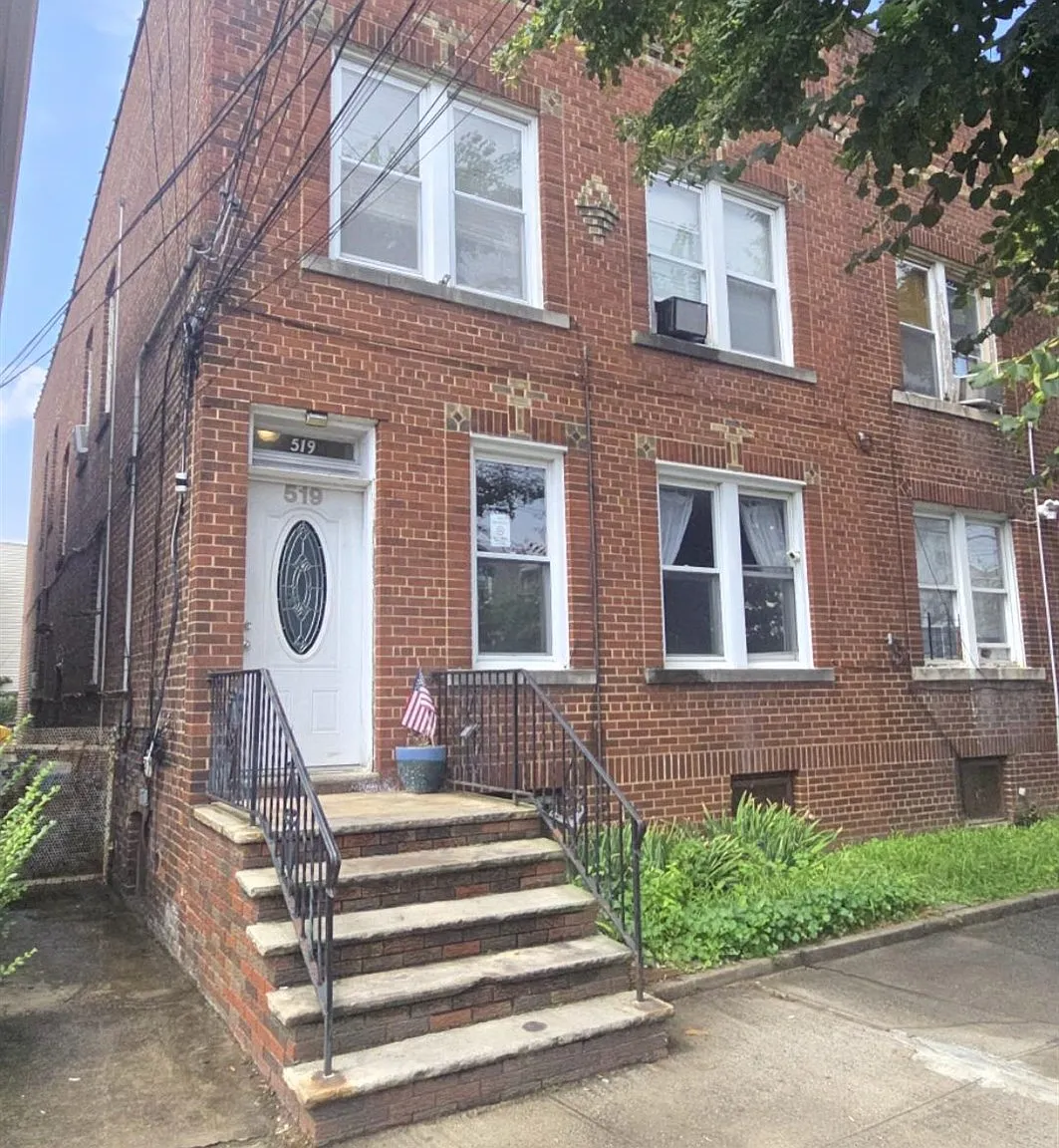 1 bed, 1.0 bath, 500 sqft, $1,700 — Photo 1