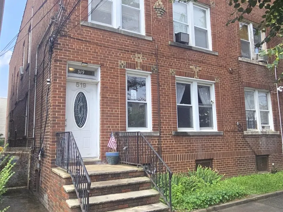 519 Avenue A #1