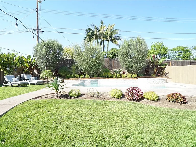 925 Gehrig Ave — Photo 5