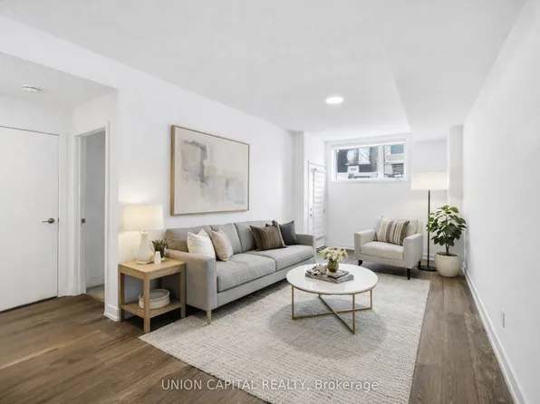 1139 Cooke Blvd #309, Burlington, ON L7T 4A8