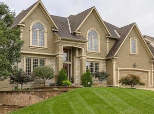 9301 W 145th Ter, Overland Park, KS 66221