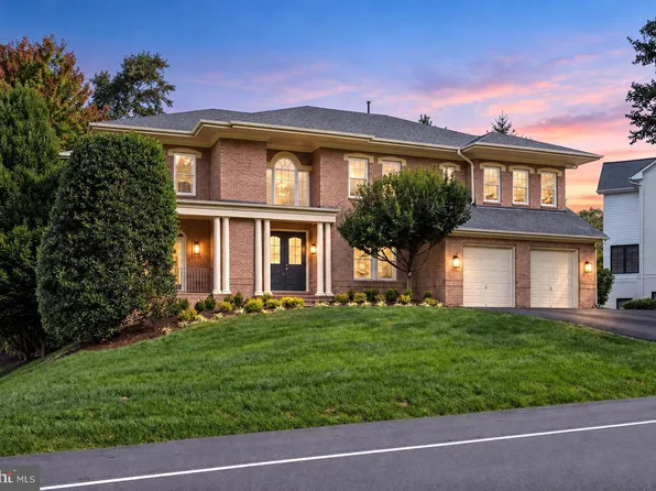9082 Best Bower Ct, Vienna, VA 22182