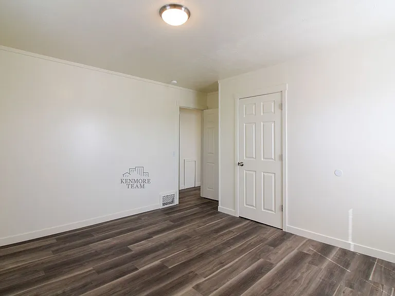 706 Benham St — Photo 8