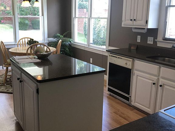 5th image of 329 White Birch Cir