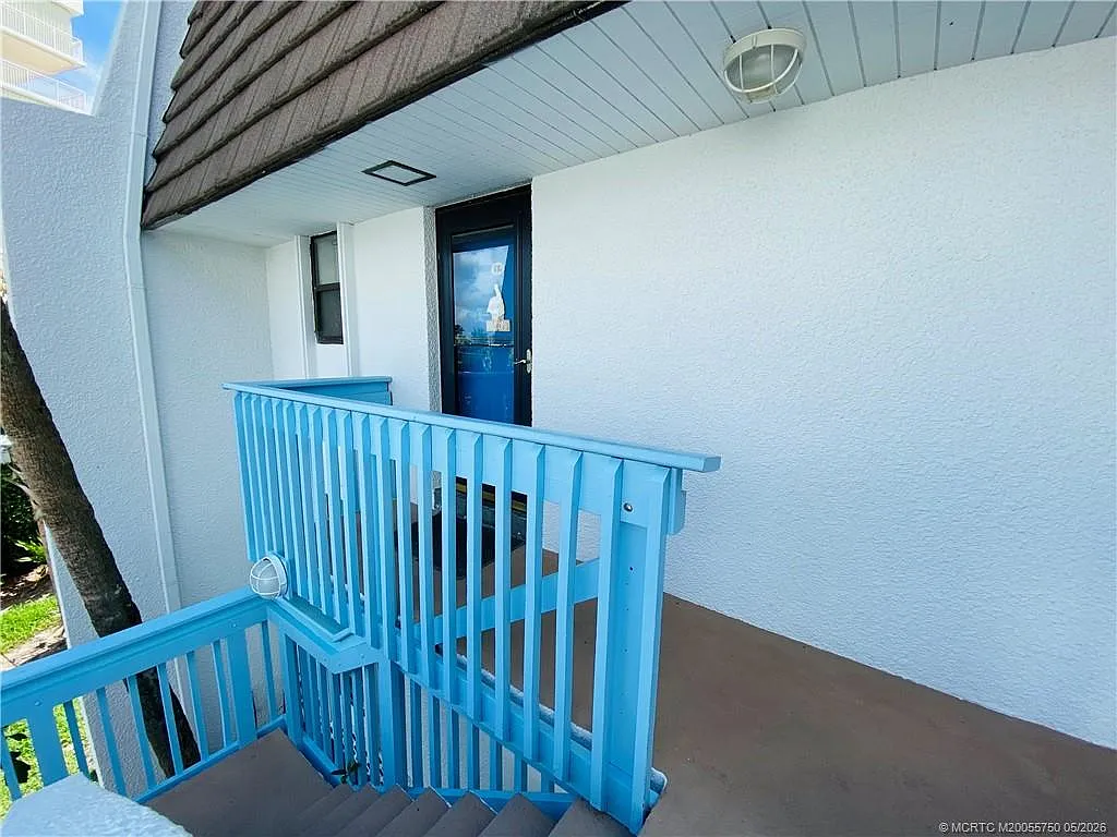 2 bed, 2.5 bath, 1394 sqft, $2,600 — Photo 2