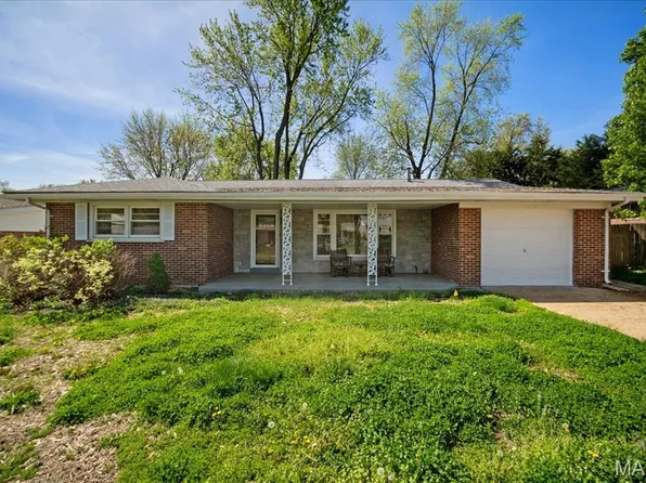 1620 Saint Denis St, Florissant, MO 63033