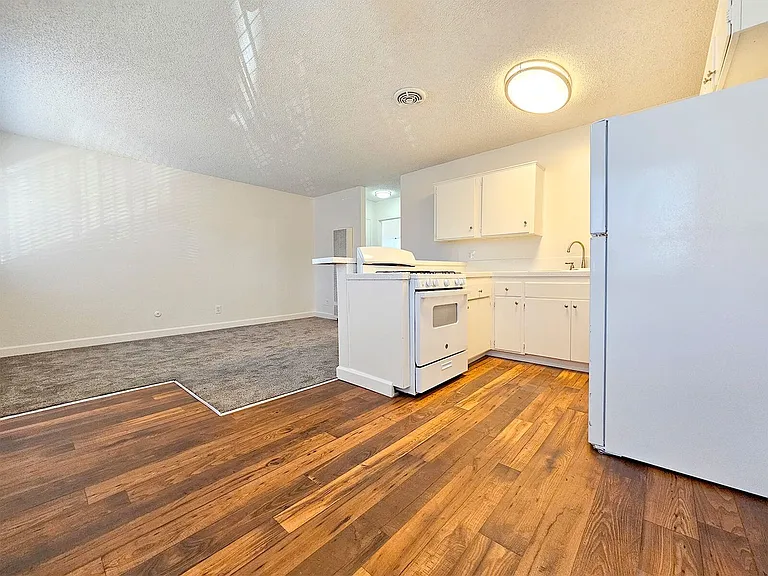 Parks Ave. Apartments — Photo 31