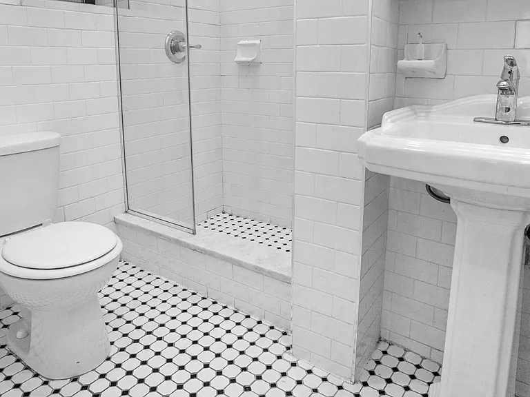 206 W 88th St #1R — Photo 8