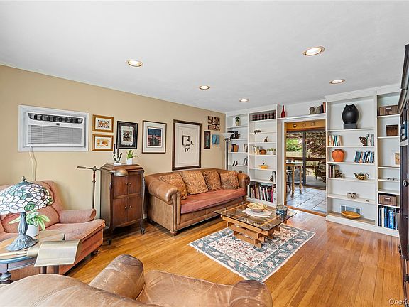 4th image of 38 Hillvale Road
