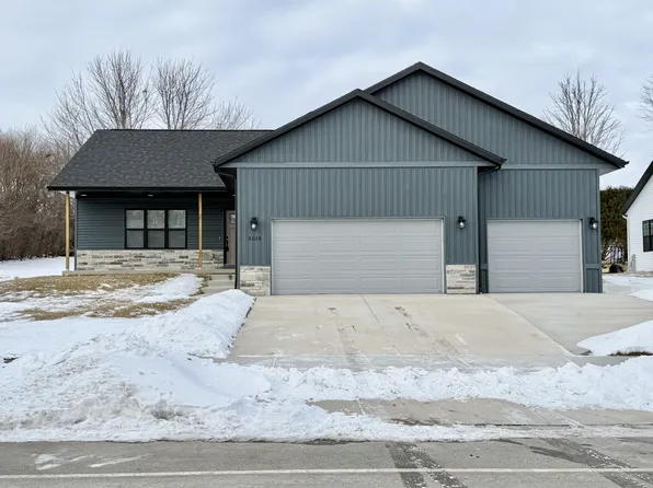 3018 Mineral Point Ave, Janesville, WI 53548