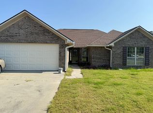 916 Amanda Ln, Hinesville, GA 31313