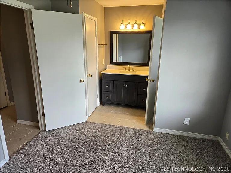228 E J St — Photo 11