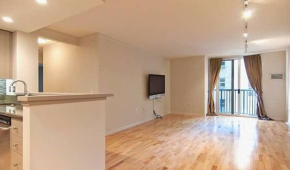 4th image of 1701 Jackson St APT 409