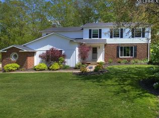 8629 Hollis Ln, Brecksville, OH