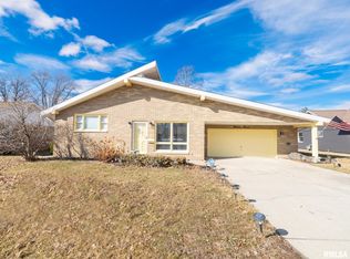 1911 Highwood Ave, Pekin, IL