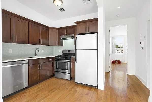 Rented by Shape Capital | media 11