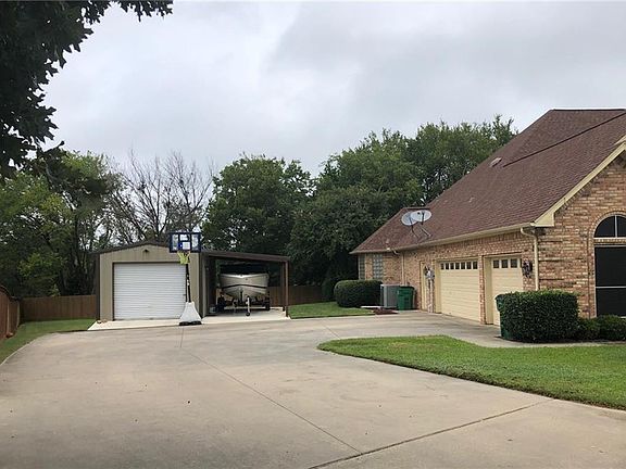 4th image of 600 Grand Oaks Ct