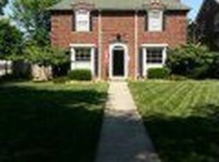 910 Washington Rd, Grosse Pointe, MI 48230