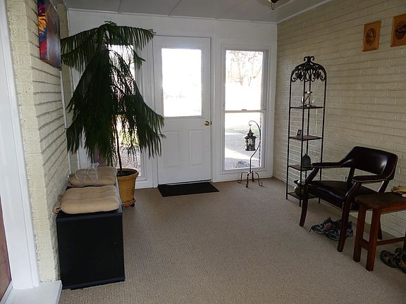 3rd image of 1100 Moreland Ave