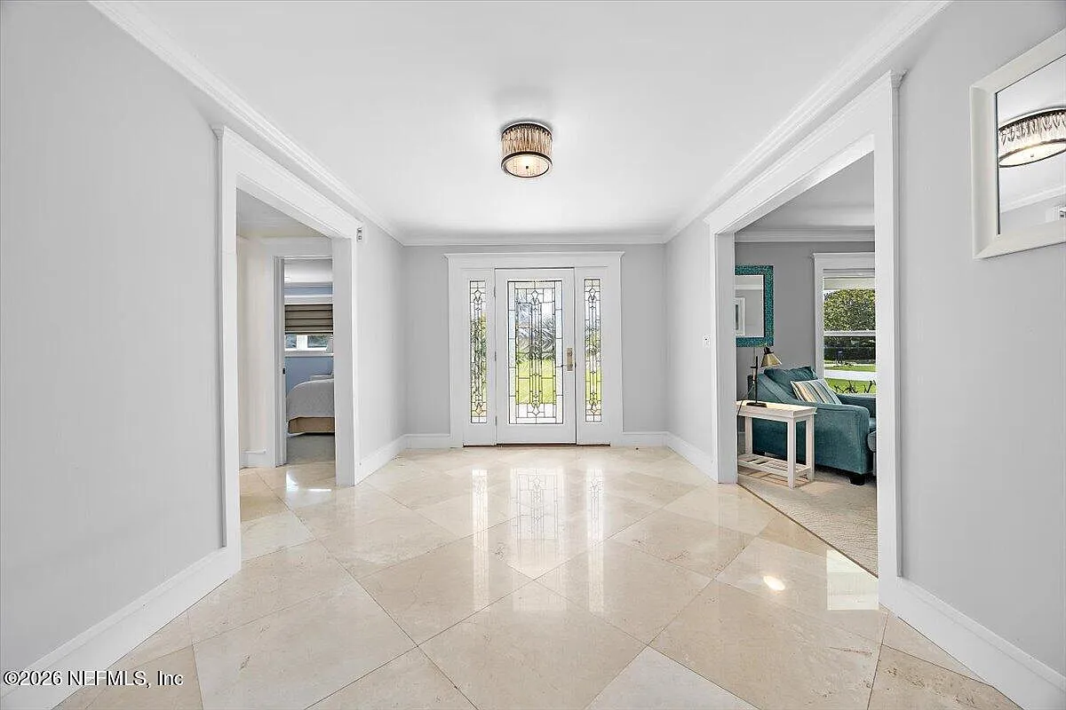 4 bed, 3.0 bath, 3656 sqft, $16,000 — Photo 3