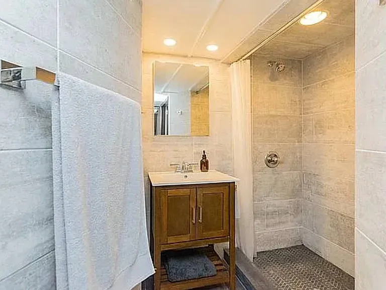 1861 Mulford Ave #1 — Photo 4