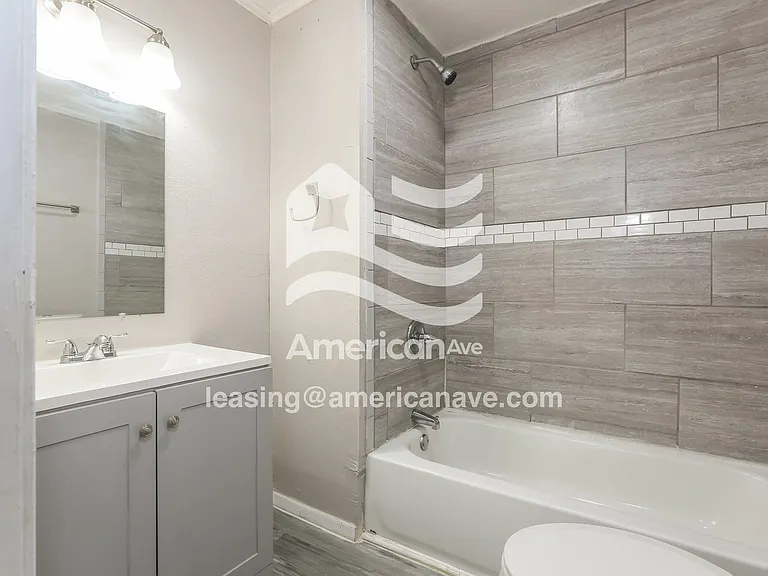 898506_011_main_bathroom_13637020.jpg