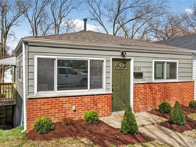 2121 Esther Ave, Saint Louis, MO, 63139
