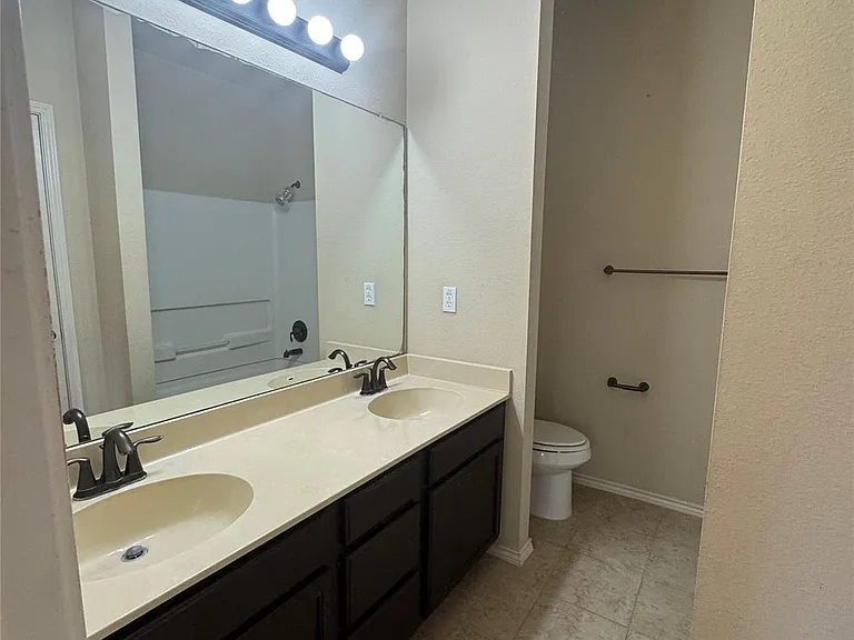 1112 Brendon Lee Ln — Photo 23