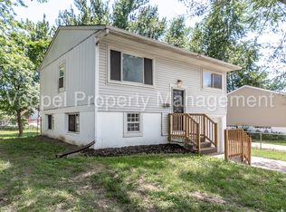 18101 E Shoshone Dr, Independence, MO 64058