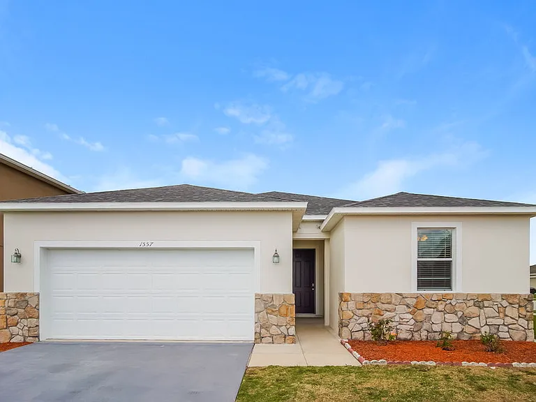1557 Regent Ct — Photo 1