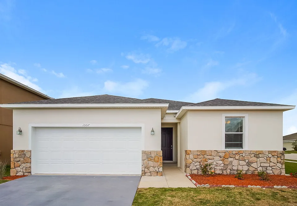1557 Regent Ct