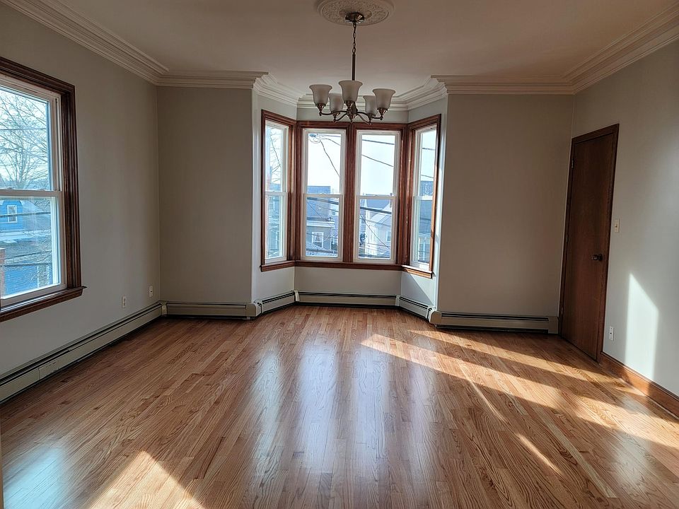 40 South St Pawtucket RI Zillow