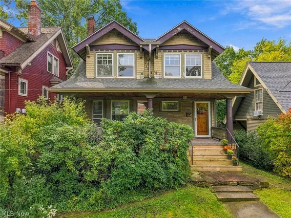 2828 Hampshire Rd, Cleveland Heights, OH 44118