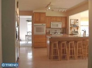 5 Briarwood Dr, Voorhees, NJ 08043