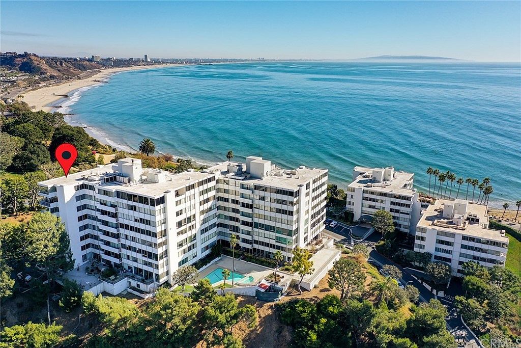 17352 W Sunset Blvd #1-PENTHOUSE, Pacific Palisades, CA 90272 | Zillow