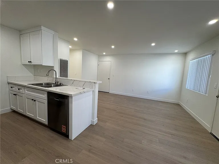 1661 W 158th St #103 — Photo 7