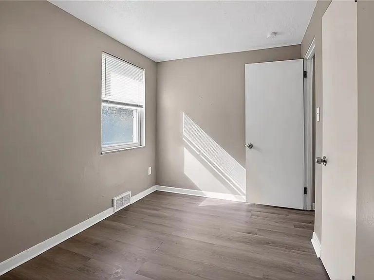 8030 Lincoln Rd — Photo 17