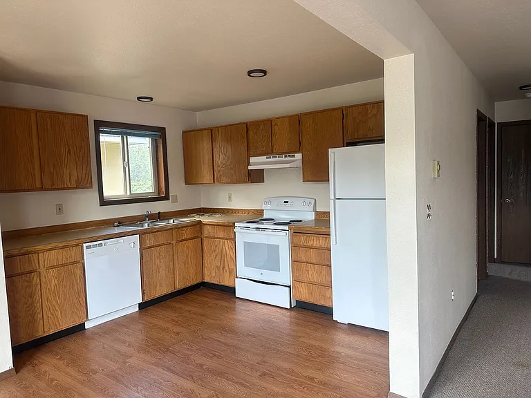 1526 W Koch St — Photo 7