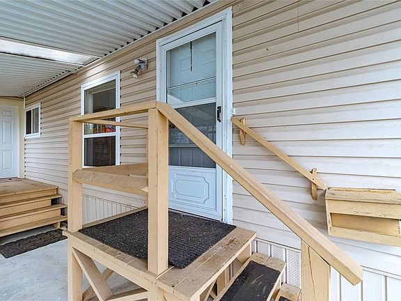 3rd image of 2885 Boys Rd #320