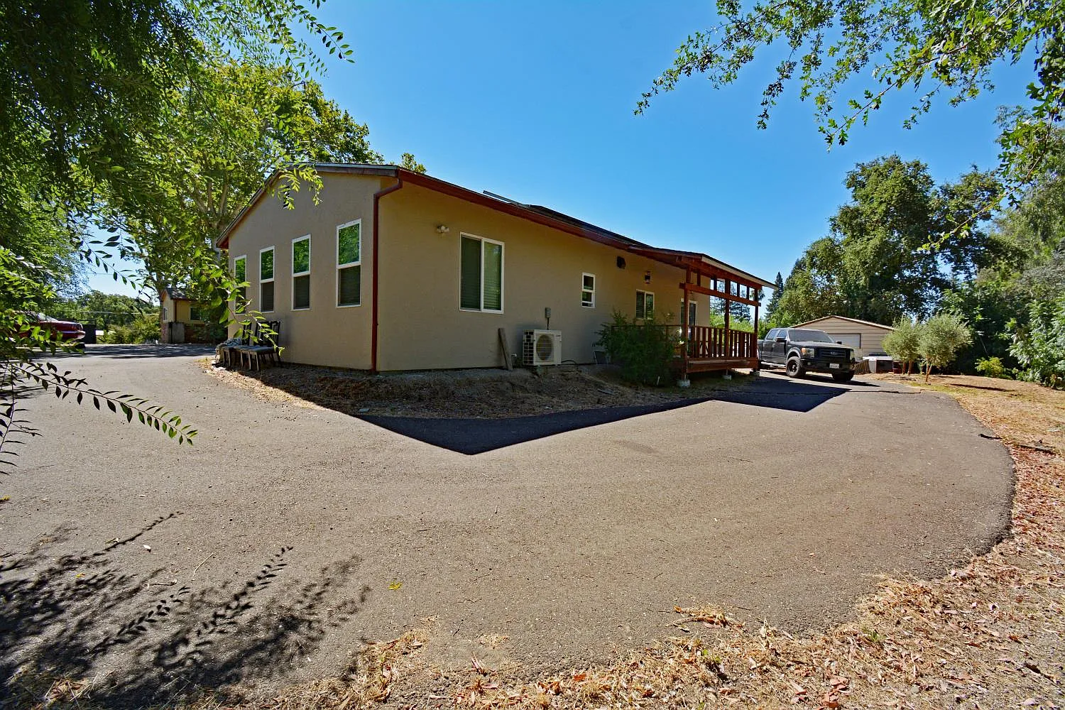 2 bed, 1200 sqft, $2,600 — Photo 3