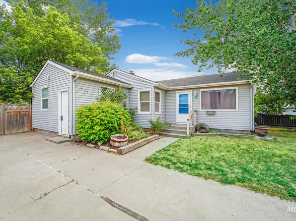 331 2nd St W, Hansen, ID 83334